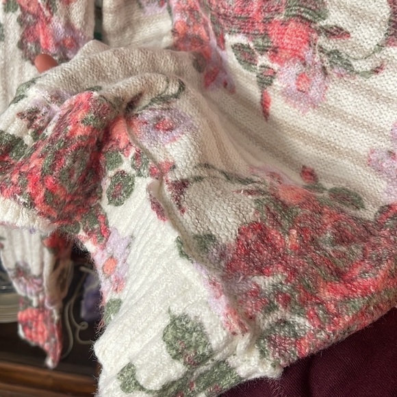 Free People Bed of Roses Sweater SZ M - Picture 9 of 11